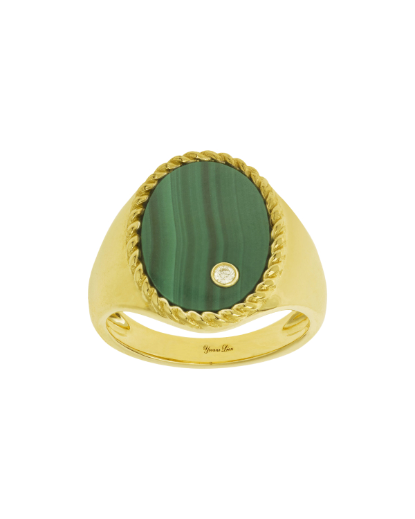 What Colors to Wear on New Year's Eve 2026?