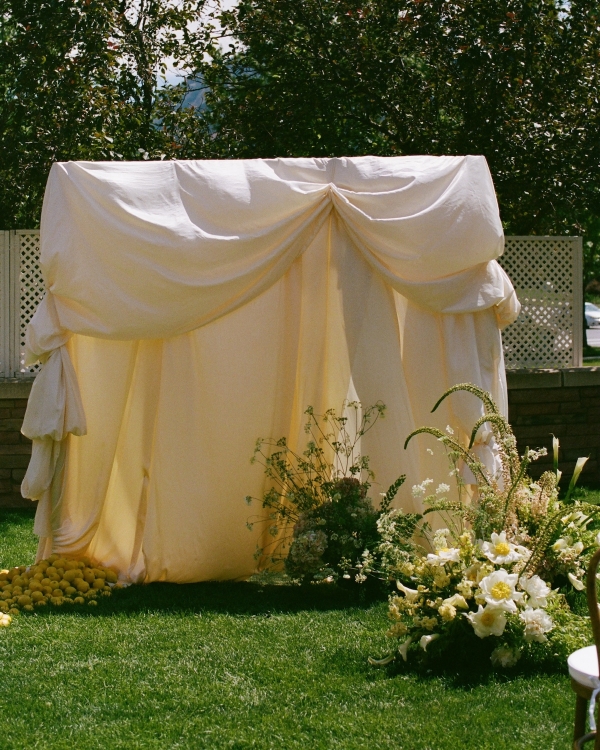 A Chic Buttercream Garden Wedding in Boulder, Colorado