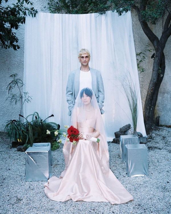 10 Photographer-Backed Wedding Portrait Pose Ideas to Save to Your Mood Board — photo 2