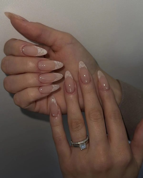 30 Bridal French Manicures to Save to Your Wedding Mood Board — photo 2