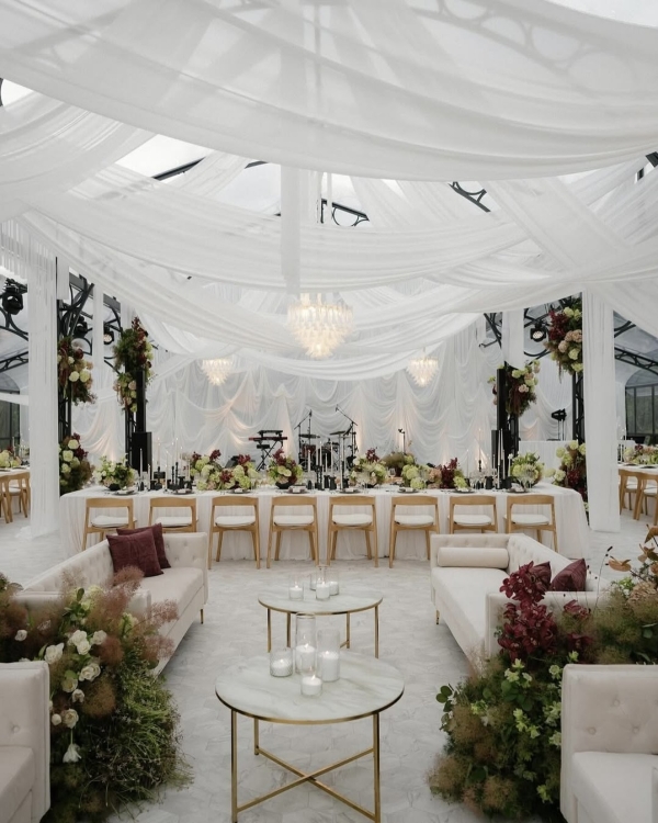 How to Navigate Different Wedding Visions as a Couple