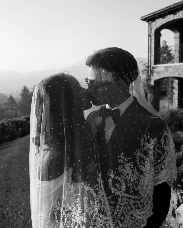 10 Photographer-Backed Wedding Portrait Pose Ideas to Save to Your Mood Board