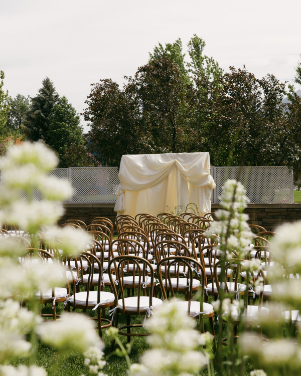 A Chic Buttercream Garden Wedding in Boulder, Colorado