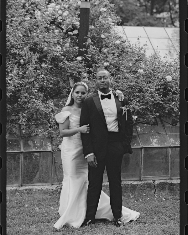 A Romantic Garden Wedding with Whimsical Foraged Blooms & Berries — photo 1