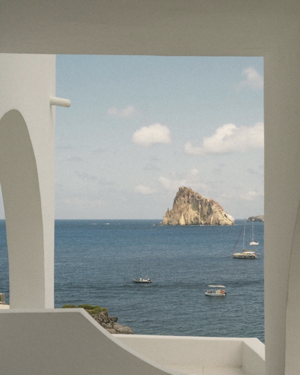 A Minimalist Seaside Wedding on the Breathtaking Island of Panarea, Sicily