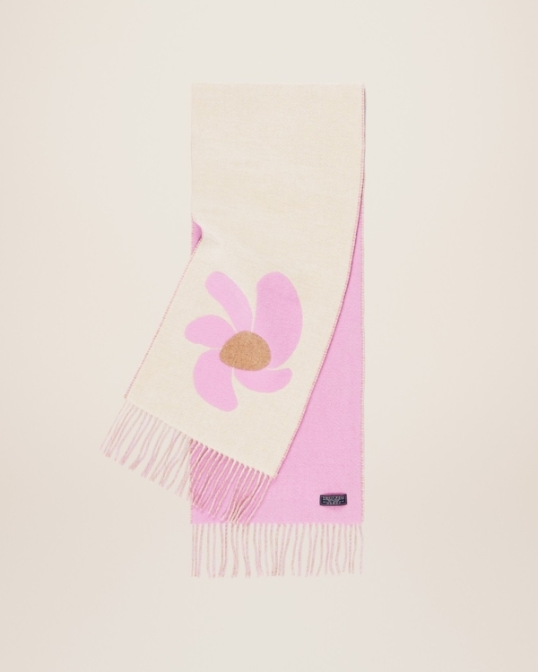 Scarves to Stay Cozy this Fall