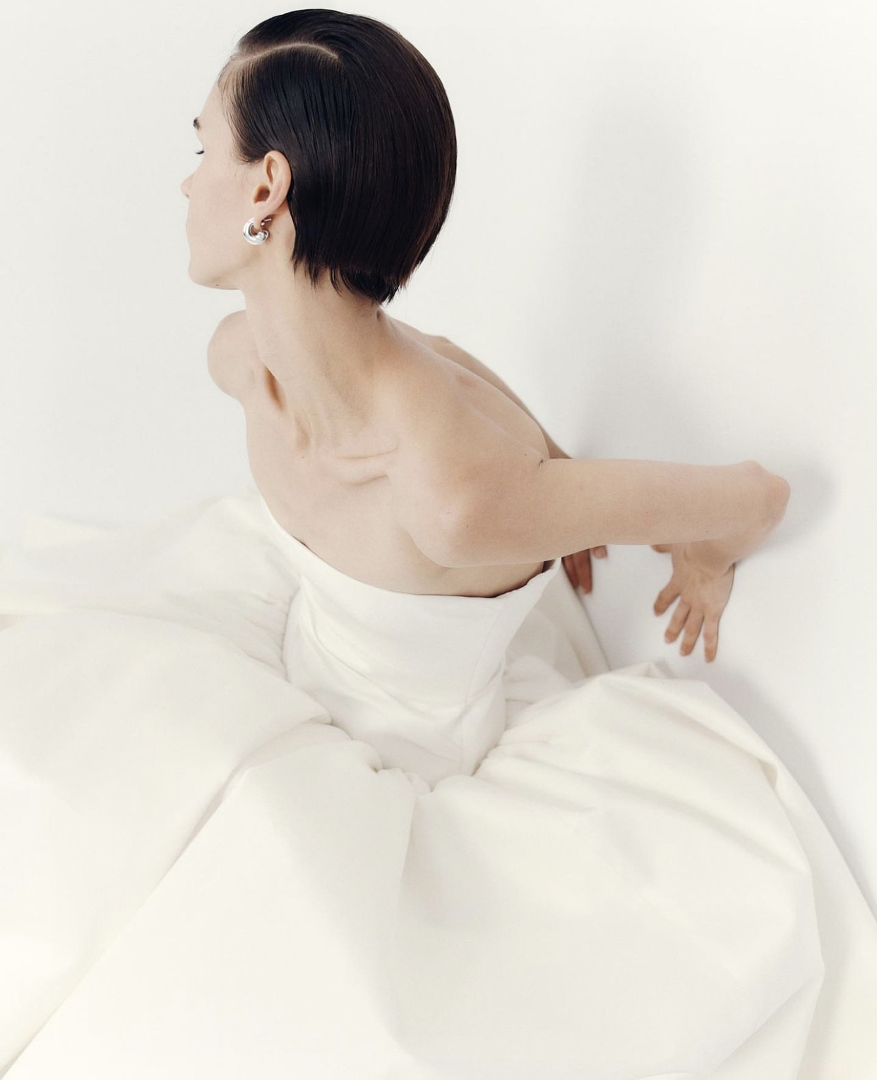 Best Wedding Dress Styles for Smaller Chest | THE WED