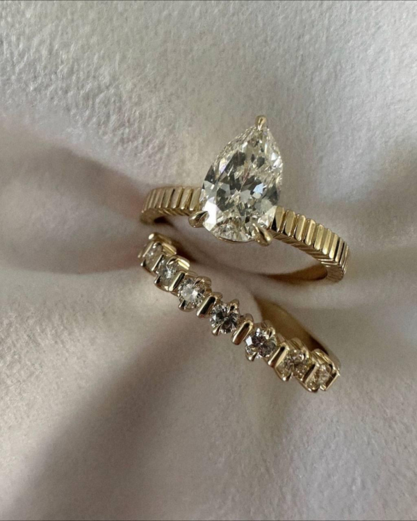 Wedding Rings for Pear Shaped Diamond | Teardrop Diamond | Pear Cut Rings