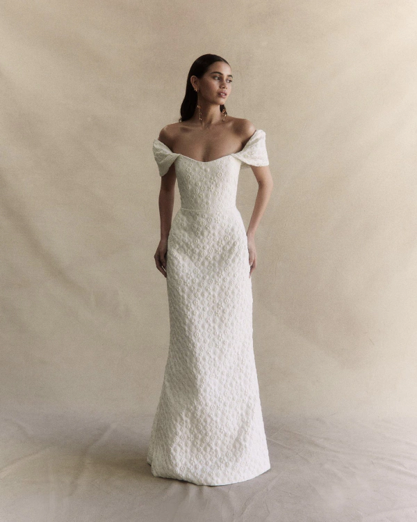 Wedding Dress Styles for Broad Shoulders — photo 2