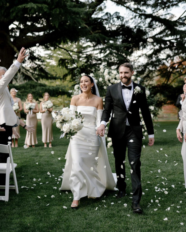 Timeless Elegance and Modern Flair: Charming Bendooley Estate Wedding