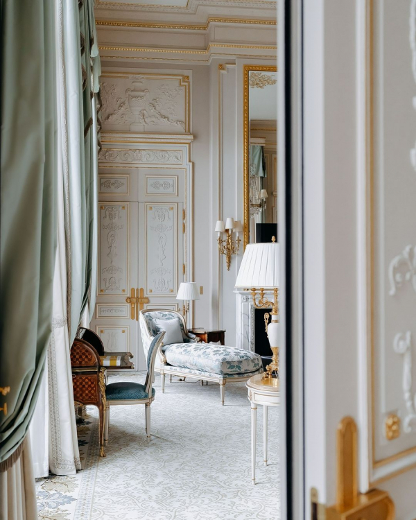 12 Best Wedding Venues in Paris, France | The Most Beautiful Places to Get Married | TOP of the Luxury, Unique Wedding Locations