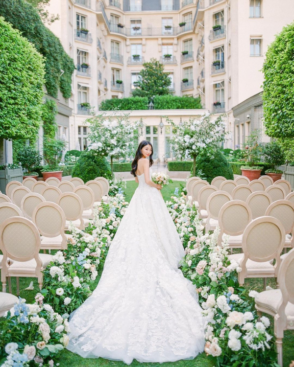 12 Best Wedding Venues in Paris, France | The Most Beautiful Places to Get Married | TOP of the Luxury, Unique Wedding Locations