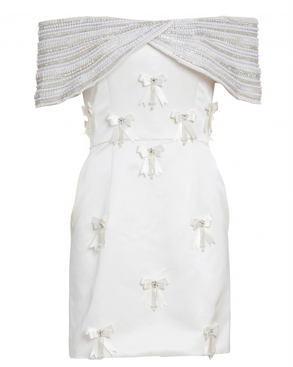 Best Wedding Dresses for Small Bust | Bridal Gowns for Petite Chest | Wedding Outfits