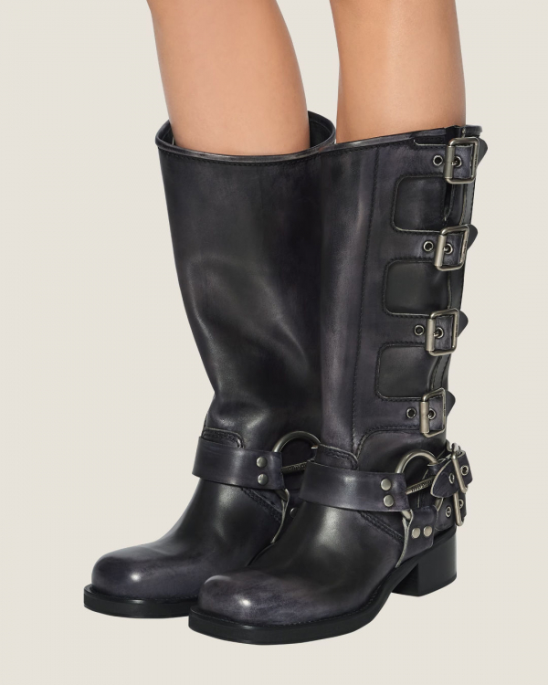 Trendy Women Black Motorcycle Boots for Fall | Biker Boots Style Guide