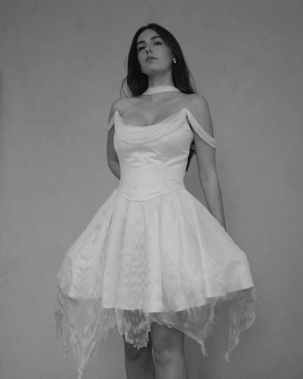 Best Wedding Dresses for Fuller Bust — photo 2