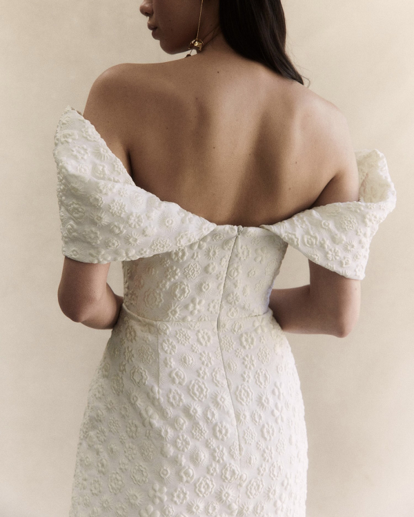 Best Wedding Dresses for Broad Shoulders | Bridal Gown Styles, Outfits for Wide Shoulders