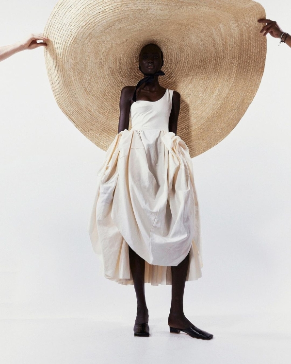 30 Trendy Bridal Dresses Under $1,000