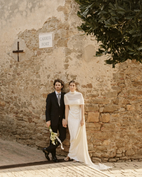 A Poetic Wedding in a Charming Barcelona Village — photo 2