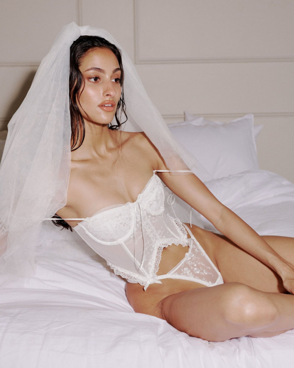 20 White Lingerie Sets for Your Wedding Night