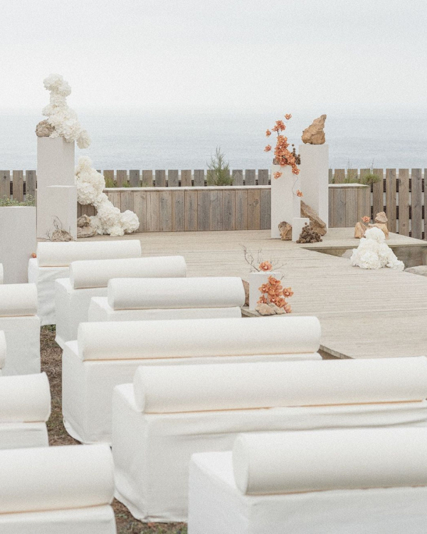 20 Bench Seating Ideas for Your Wedding