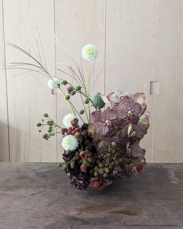 Wedding Florist in the UK | Wedding Decorators, Flower Arrangements in Britain | Bouquet For Bride