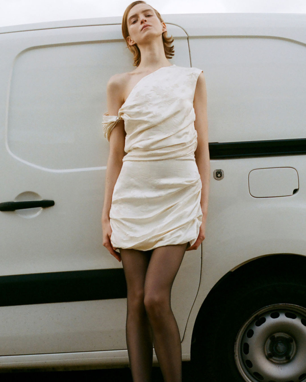 30 Trendy Bridal Dresses Under $1,000