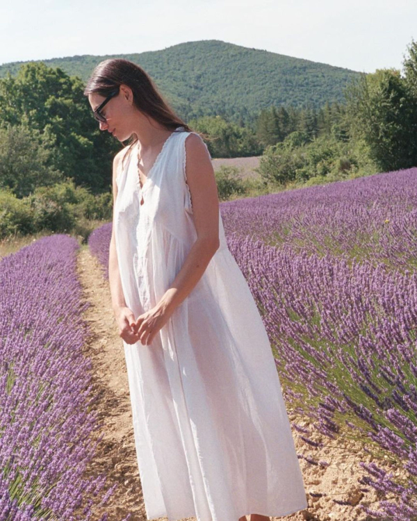 Actress Phoebe Tonkin Is Engaged