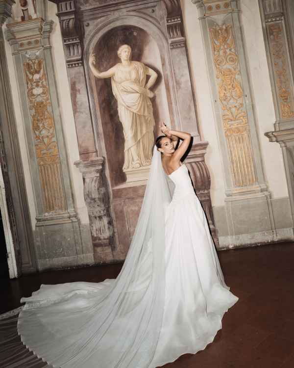 Influencer Angela Caloisi’s Tuscan Villa Wedding Was the Epitome of Cinematic Elegance