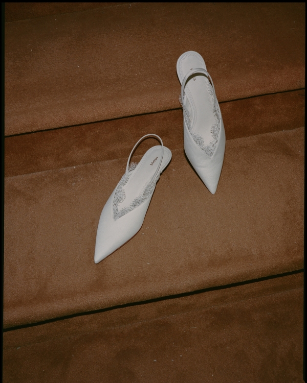 An Artistic Wedding Amongst a Hidden Stone Quarry in Provence