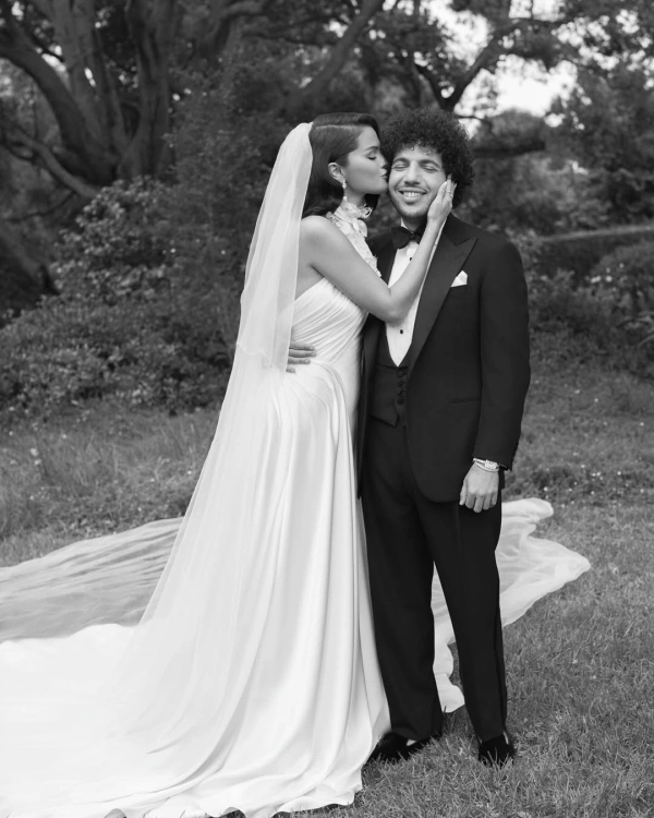 Selena Gomez and Benny Blanco’s Stunning Wedding Photos Revealed — photo 1