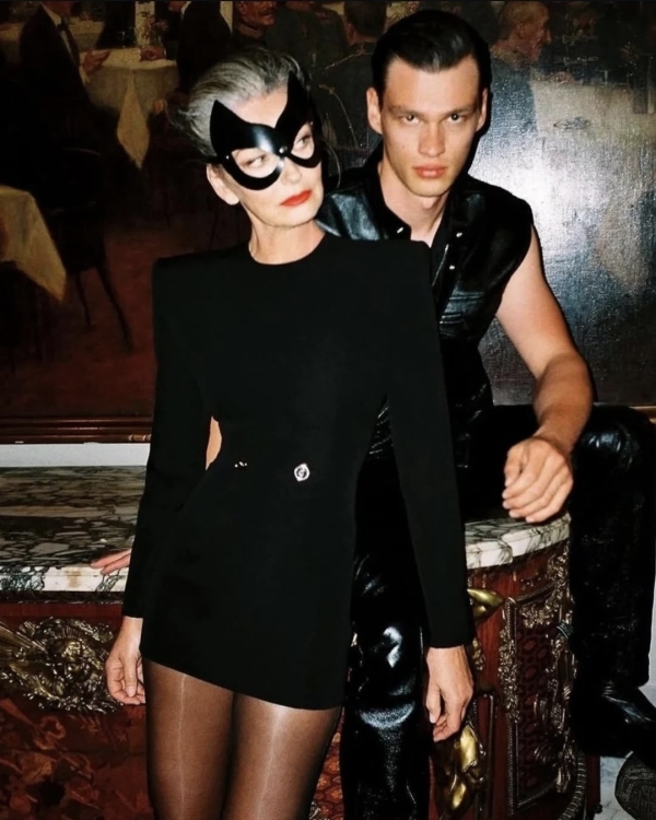 26 Couples Halloween Costume Ideas for 2025