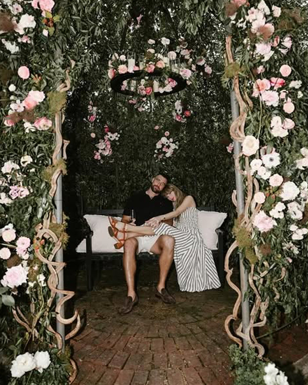 30 Iconic Halloween Costumes for Couples