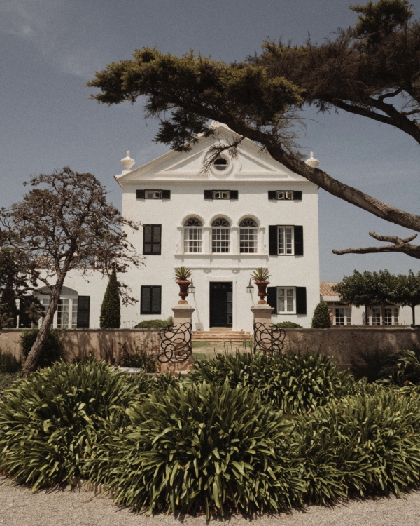 An Intimate Menorca Quarry Wedding with Avant-Garde Design, Gospel Harmonies & Vintage Bridal Looks