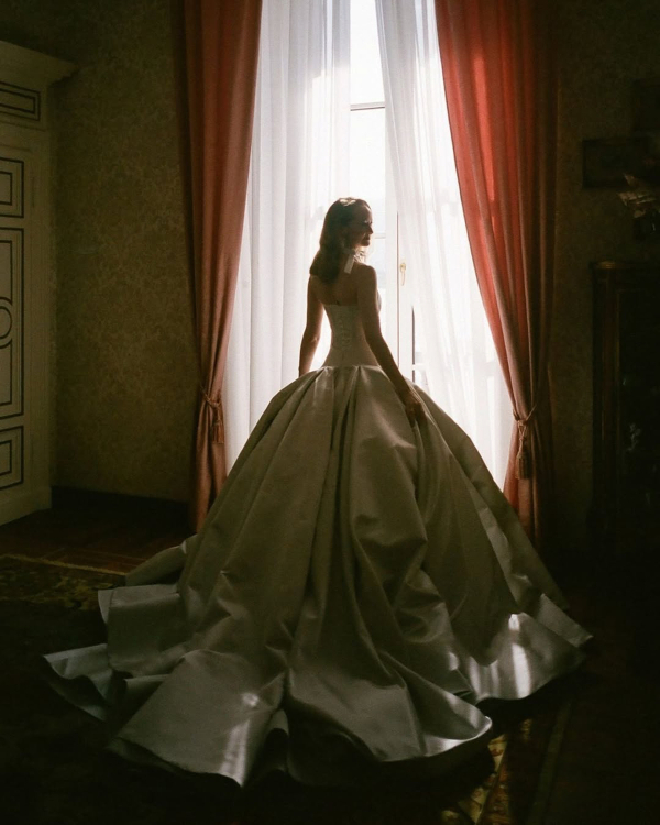 Here’s How to Add High-Fashion Edge to Your Wedding Gallery