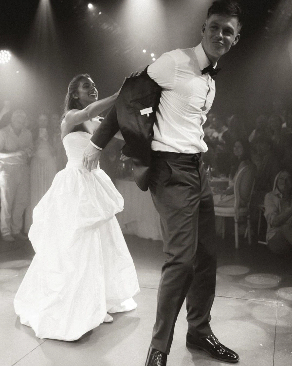 Which Wedding First Dance Style is Right for You? — photo 2