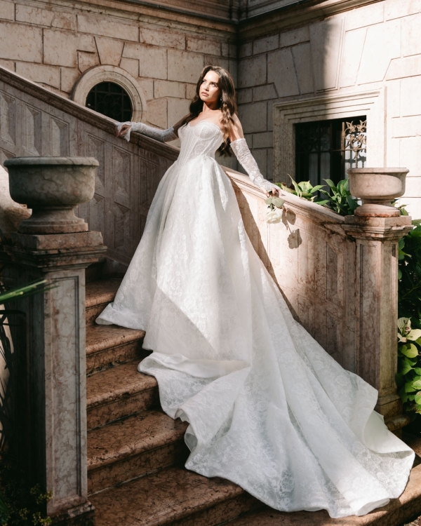 Beauty Brooke Lilias