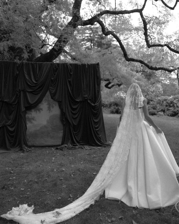 Mocha Mousse Romance