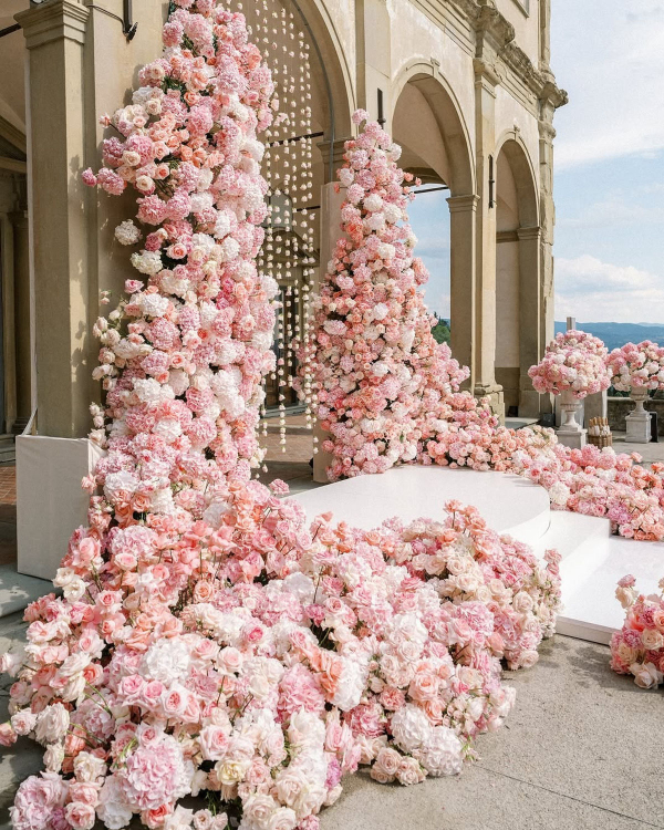 Wedding Florist in Europe | European Wedding Decorators, Flower Arrangements | Bouquet For Bride