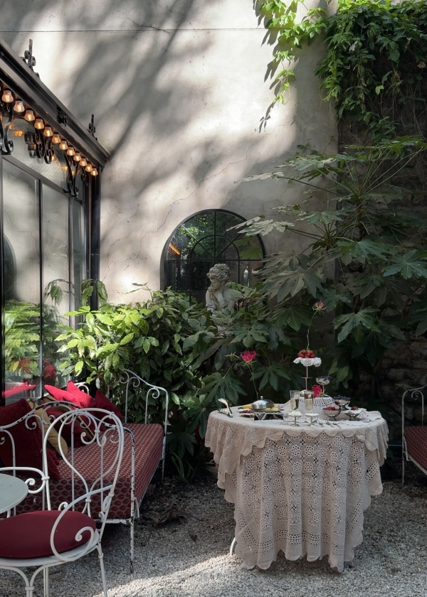 Content Creators Madeline Anne