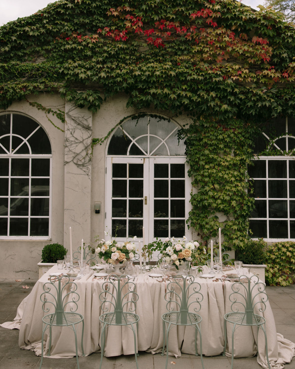 Mocha Mousse Romance