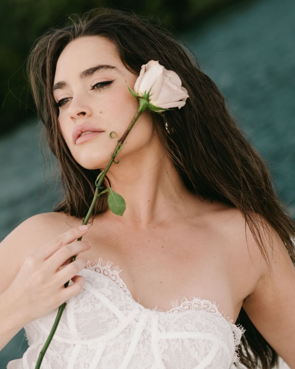 Beauty Brooke Lilias