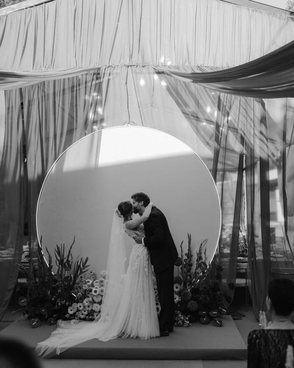 What to Consider When Booking Your Wedding Venue