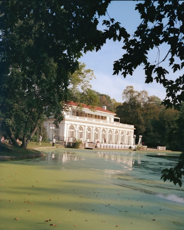 What to Consider When Booking Your Wedding Venue