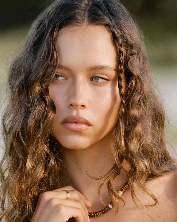 Humidity-Proof Wedding Hairstyles: 6 Styles & Step-by-Step Guides