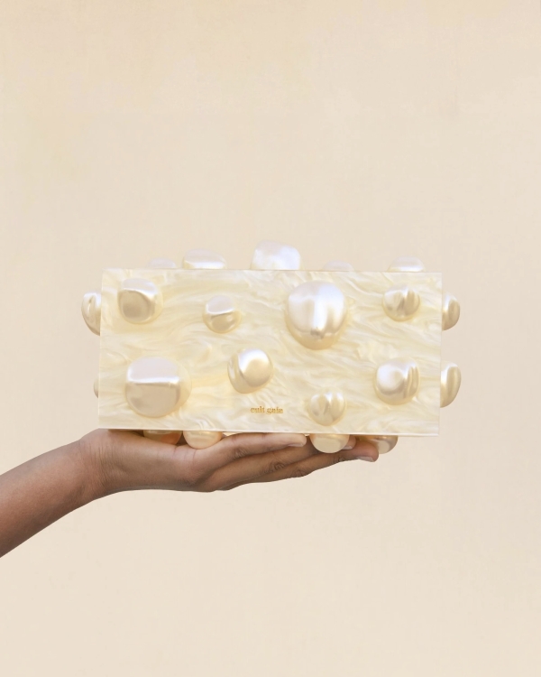 30 Stunning Bridal Clutches for Your Wedding Day Style