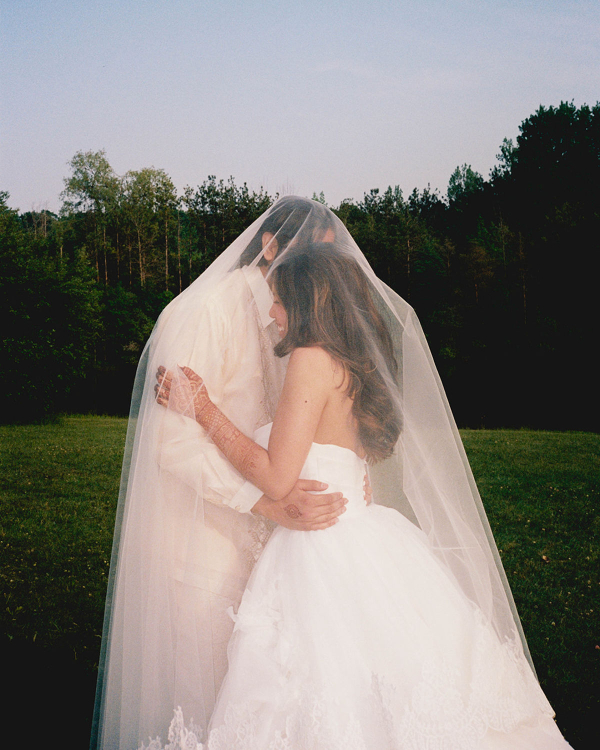 How Sincerely, Studio Pairs Digital and Film for a Story-Driven Wedding Album