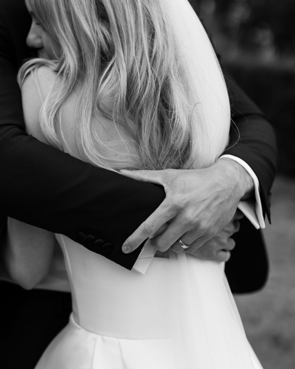 Isabella & Sam’s Elegant Wedding at Glenrock Gardens | Photo | English Country Garden Bridal Party in Tenterfield