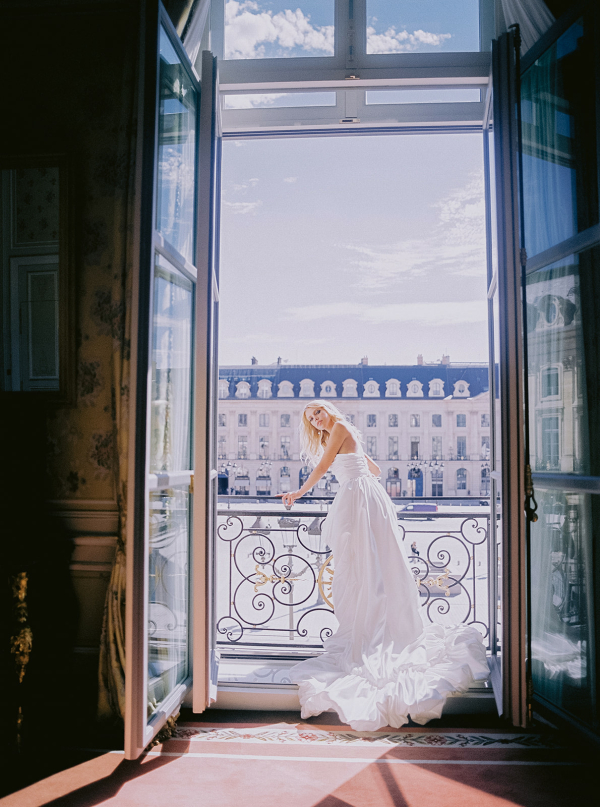 Wedding Day Morning Photo Ideas | Romantic Breakfast at Ritzparis