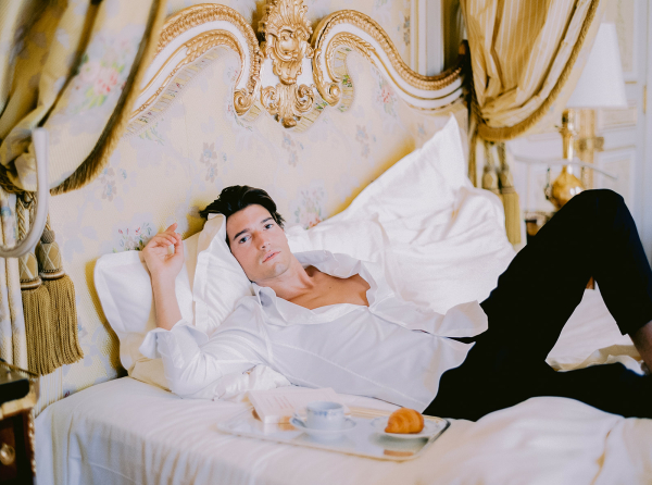 Wedding Day Morning Photo Ideas | Romantic Breakfast at Ritzparis