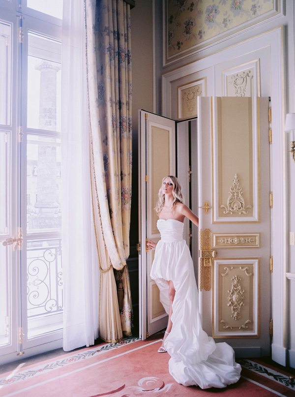 Wedding Day Morning Photo Ideas | Romantic Breakfast at Ritzparis